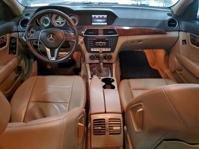 Mercedes-Benz C-Class 300 4matic Image 8