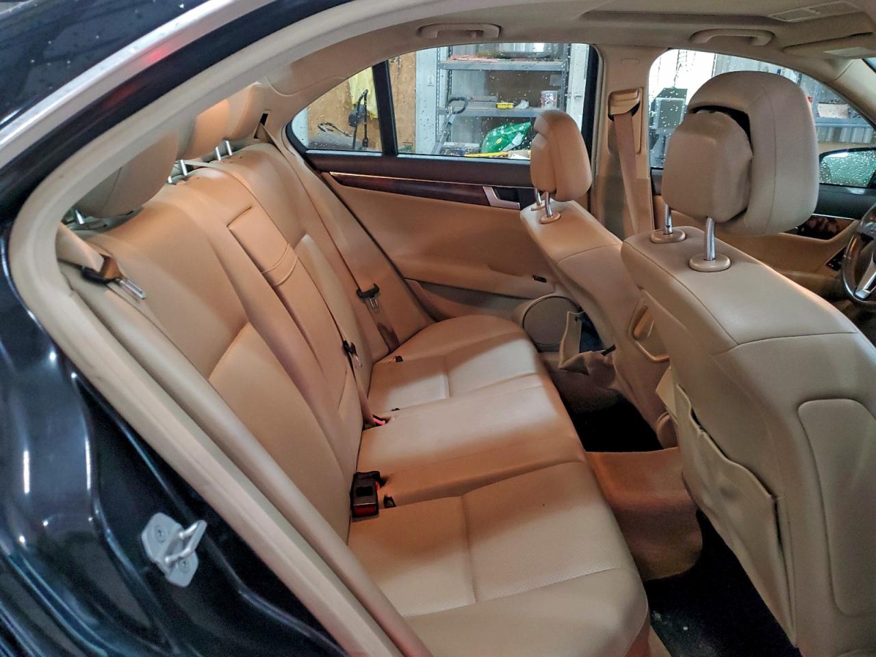 Mercedes-Benz C-Class 300 4matic Image 9