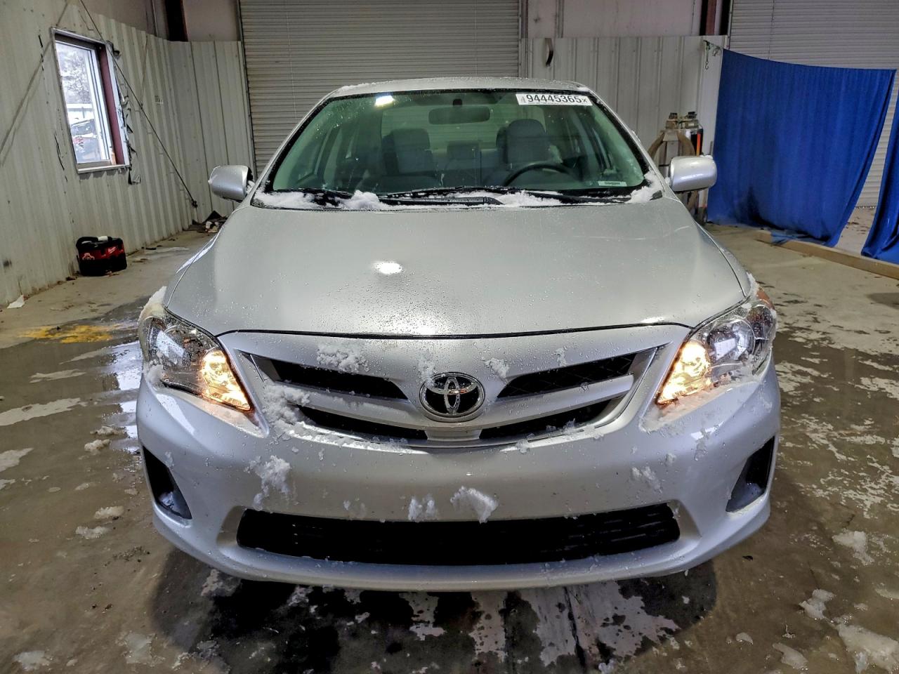 Toyota Corolla Base Image 3