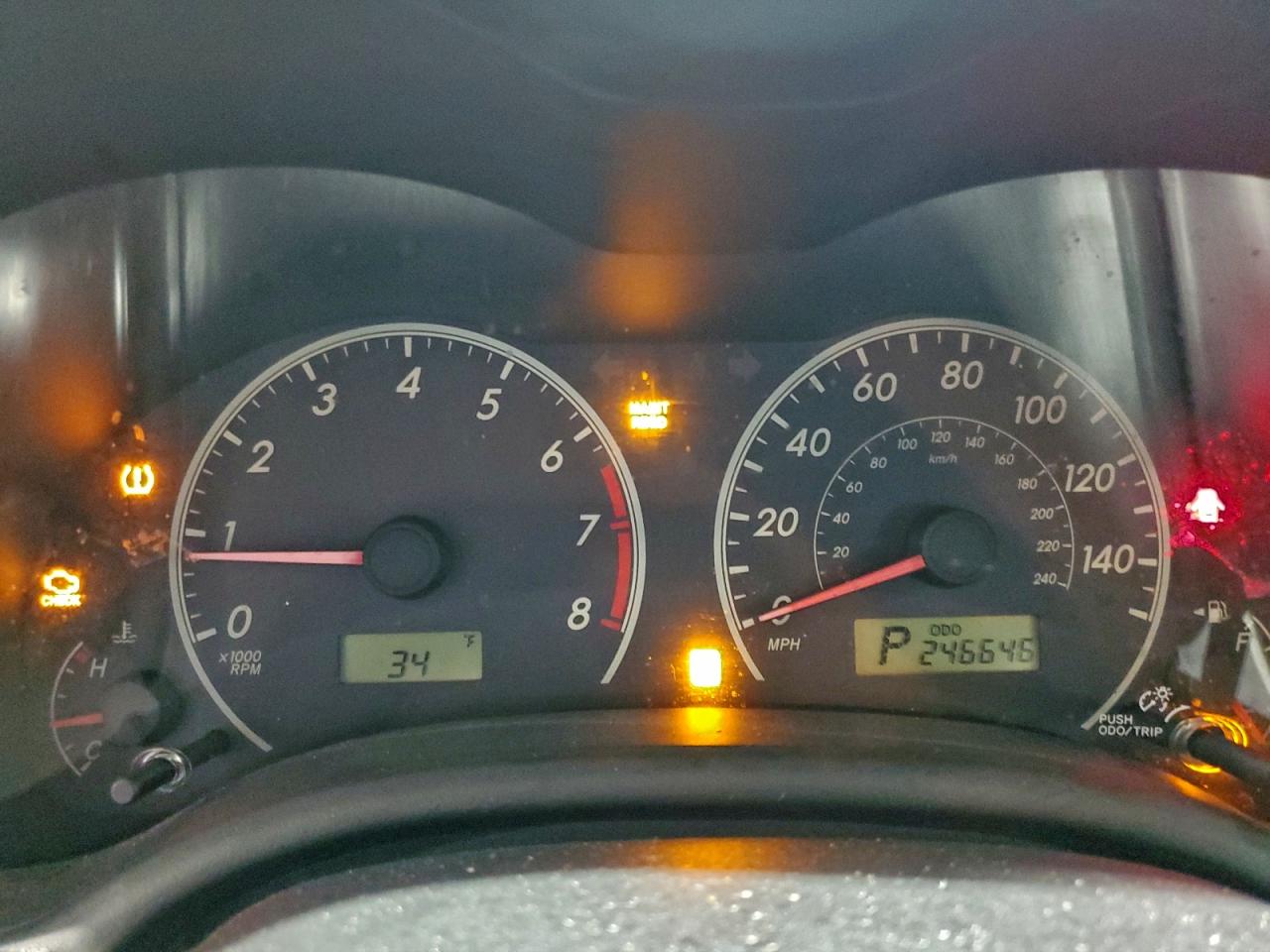 Toyota Corolla Base Image 12