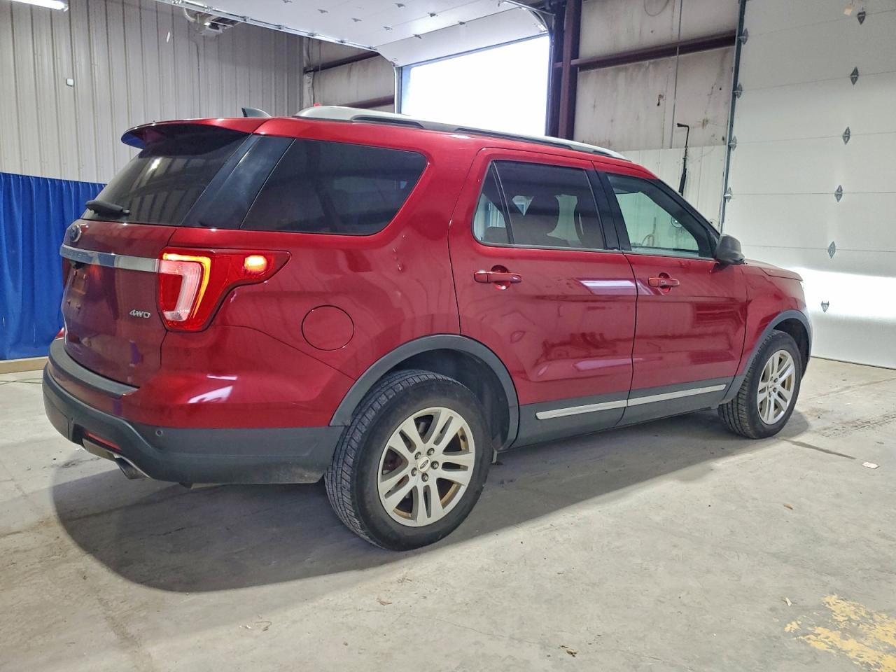 Ford Explorer Xlt Image 6