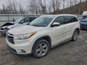  Salvage Toyota Highlander