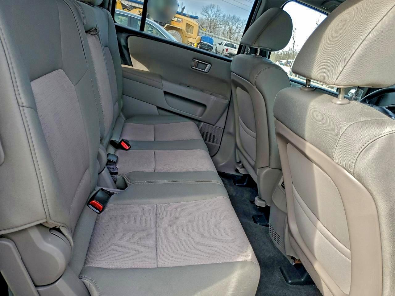 Honda Pilot Ex Image 6