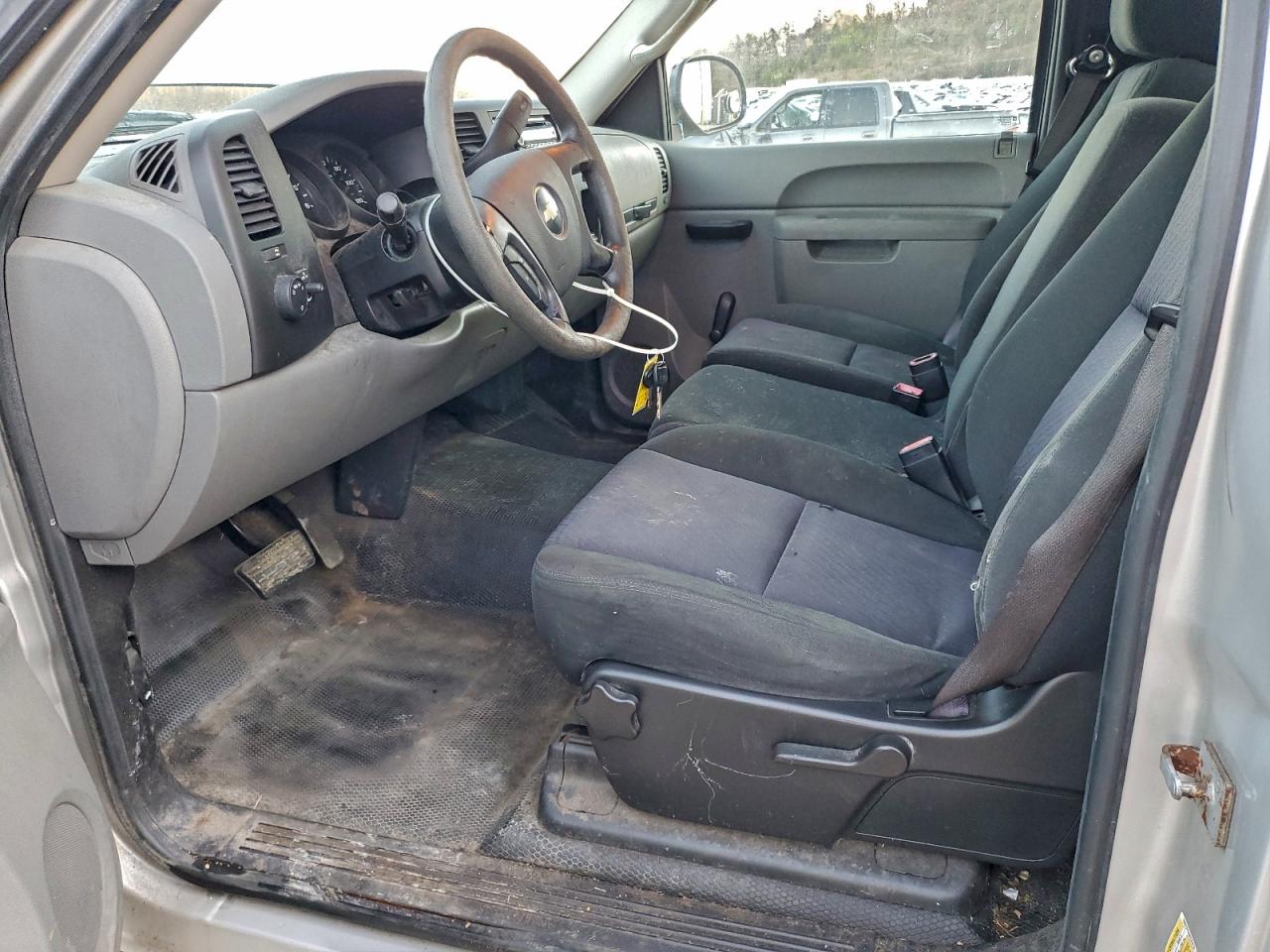 Chevrolet Silverado C1500 Image 6