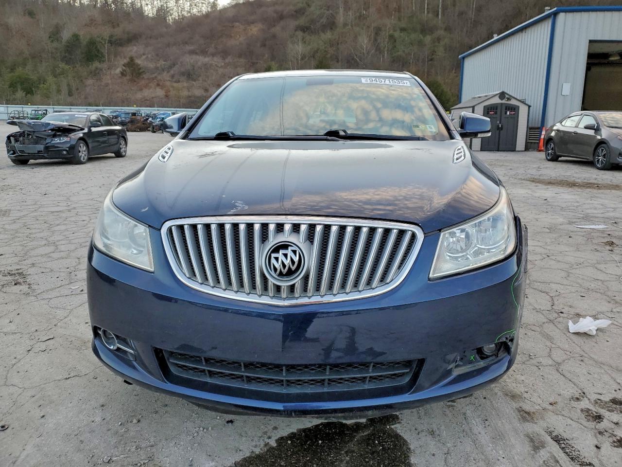 Buick LaCrosse Image 5