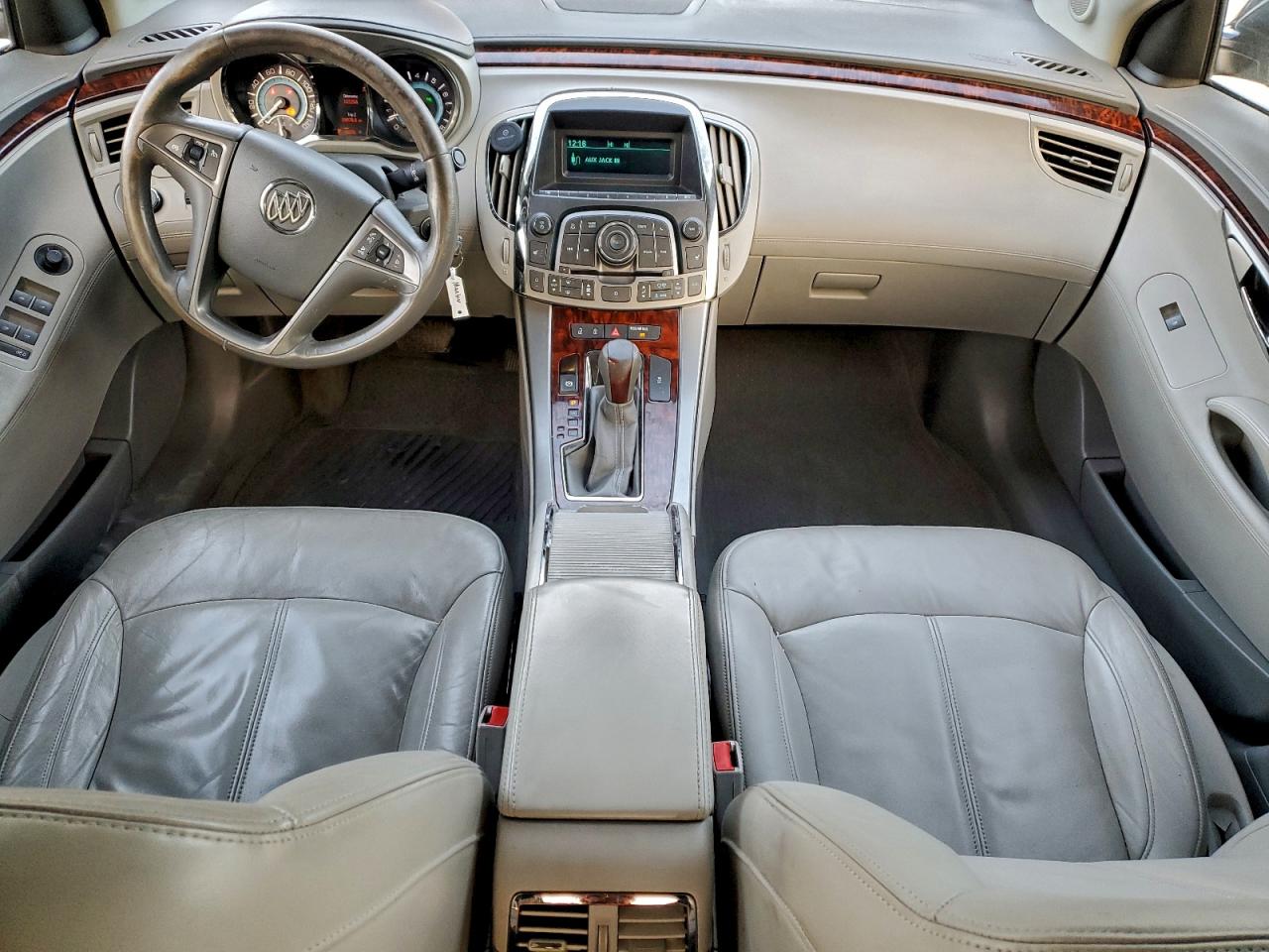 Buick LaCrosse Image 4