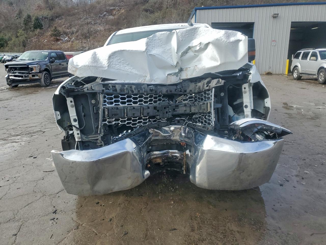 Chevrolet Silverado K2500 Heavy Duty Image 3