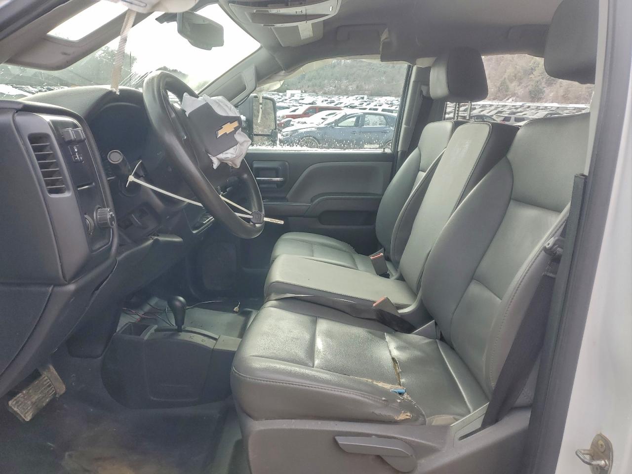 Chevrolet Silverado K2500 Heavy Duty Image 12