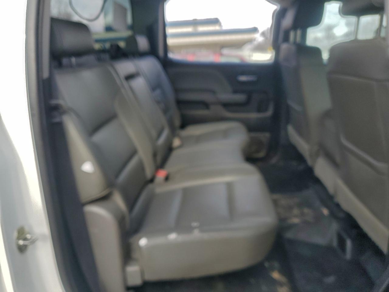 Chevrolet Silverado K2500 Heavy Duty Image 6