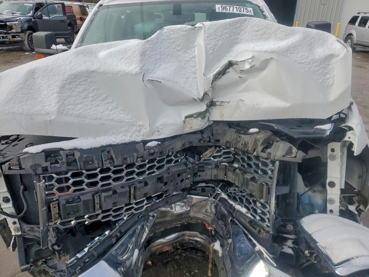 Chevrolet Silverado K2500 Heavy Duty Image 11