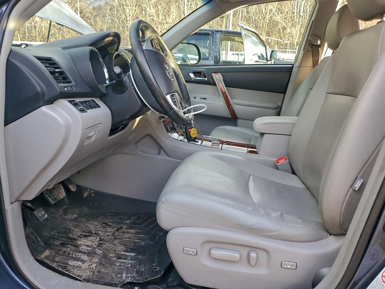 Toyota Highlander Limited Image 5