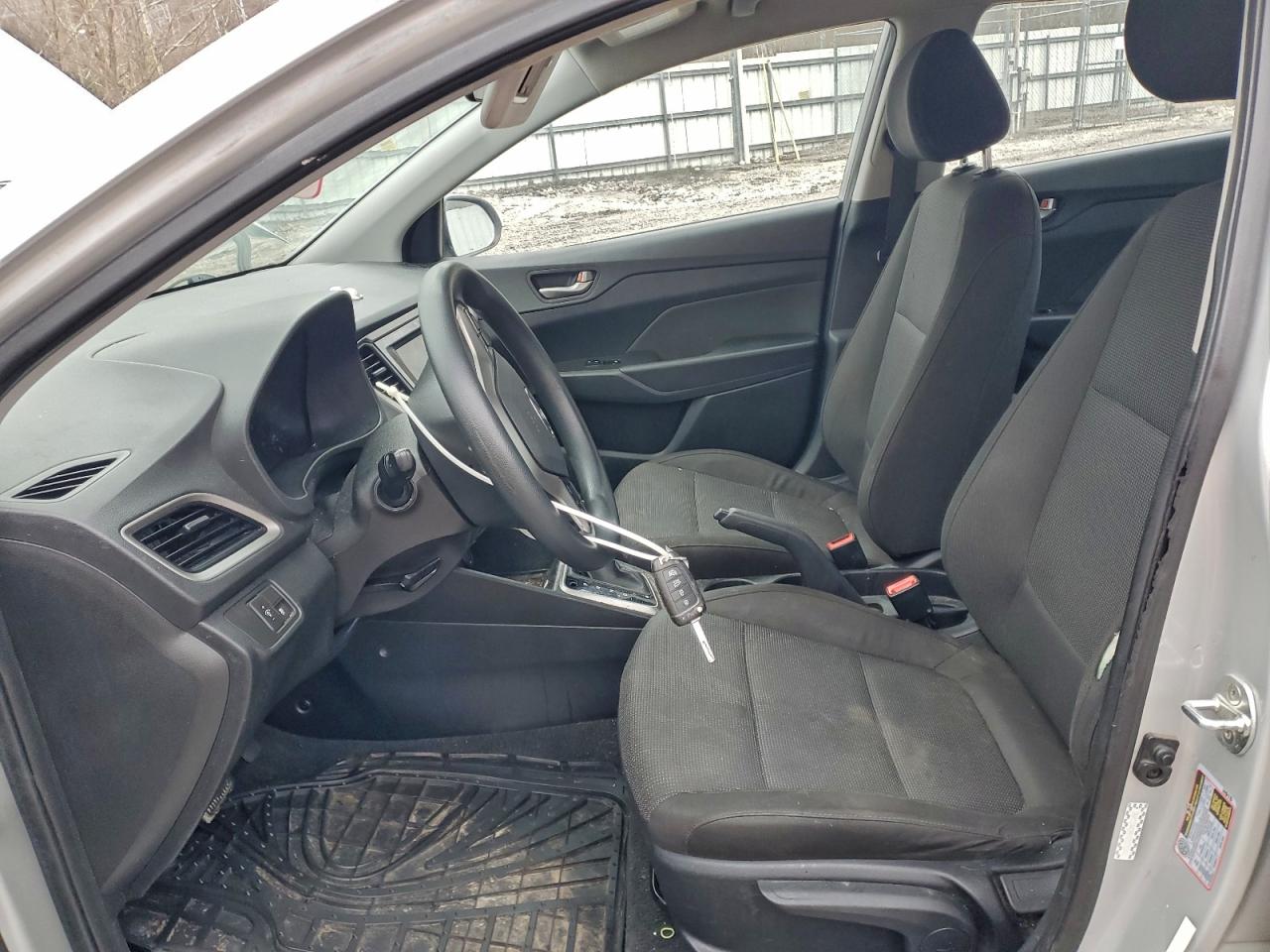 Hyundai ACCENT Se Image 3