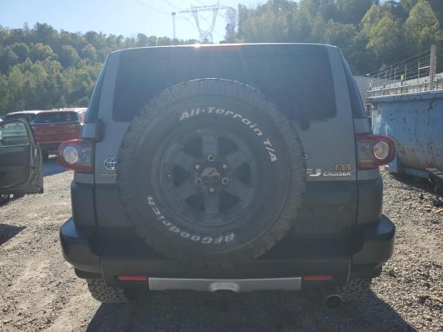 Toyota FJ Cruiser Image 8
